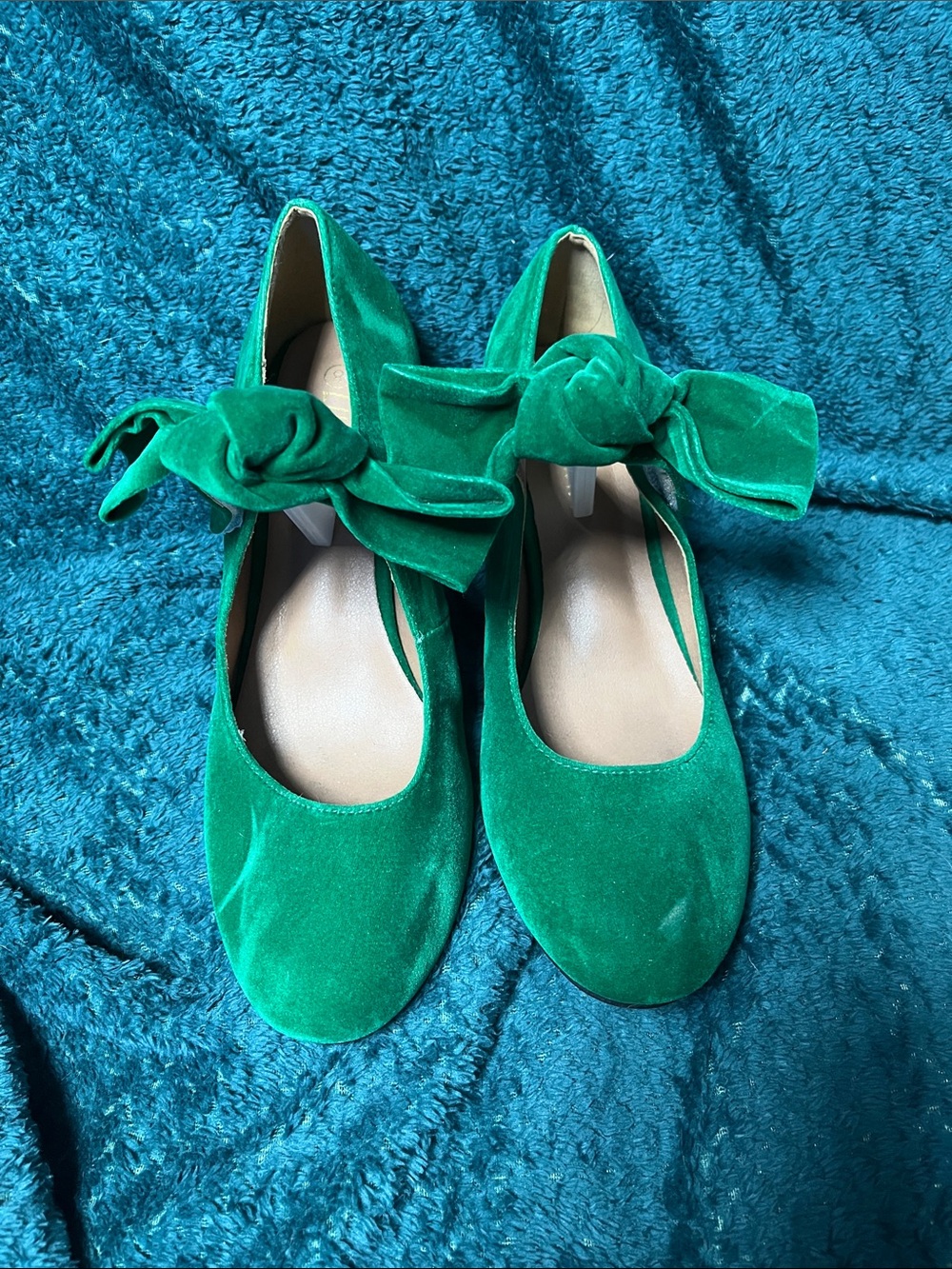 Emerald Velvet Bow Ballet Flats - Women's Green Loafers
